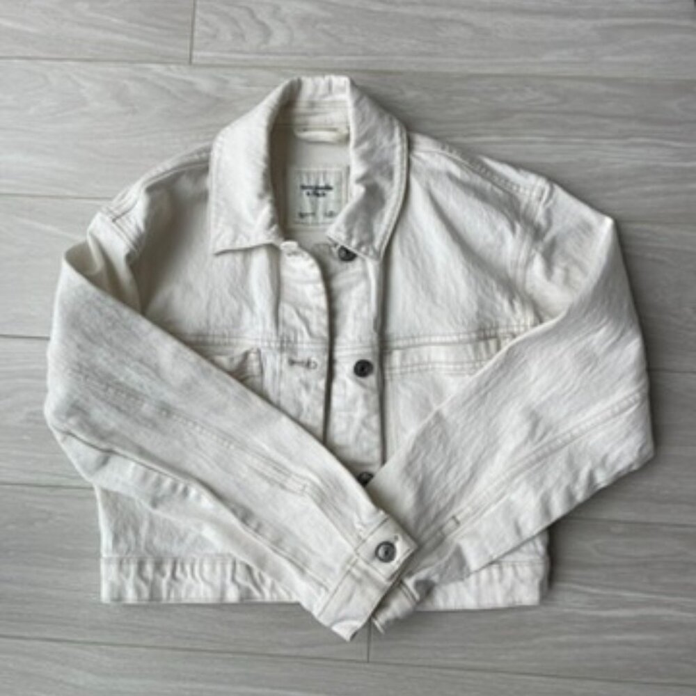 Abercrombie & Fitch Cream Cropped Denim Jacket